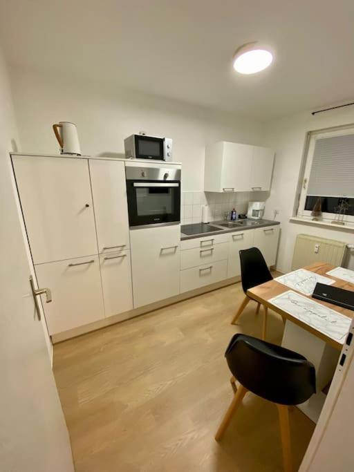 Stilvolle Ferienwohnung Mit Stellplatz Wlan Free Netflix Naehe Bahnhof Zwickau Extérieur photo