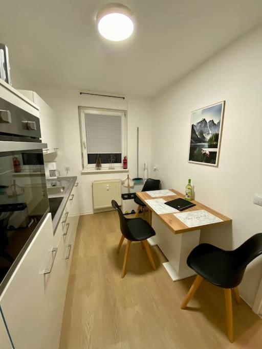Stilvolle Ferienwohnung Mit Stellplatz Wlan Free Netflix Naehe Bahnhof Zwickau Extérieur photo