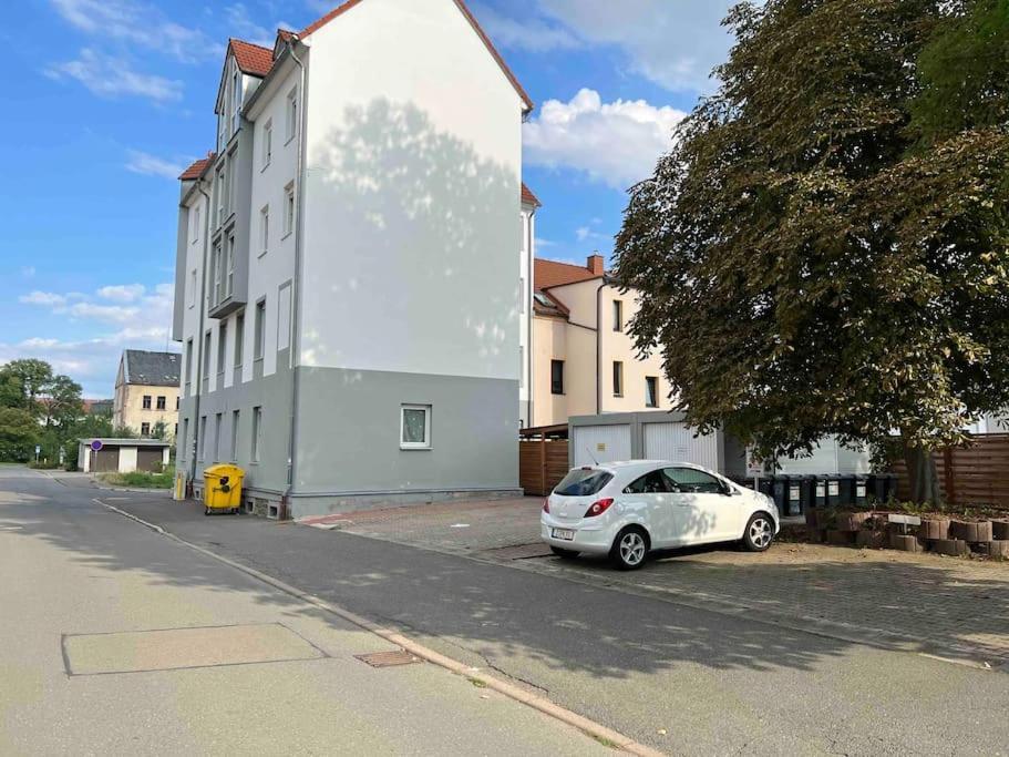Stilvolle Ferienwohnung Mit Stellplatz Wlan Free Netflix Naehe Bahnhof Zwickau Extérieur photo