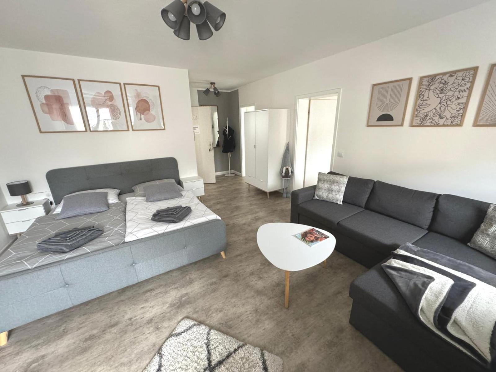 Stilvolle Ferienwohnung Mit Stellplatz Wlan Free Netflix Naehe Bahnhof Zwickau Extérieur photo